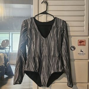 KEALOPIKO ONE PIECE SWIM SUIT - SIZE LARGE - LIMU ELEELE PRINT - BLACK AND WHITE